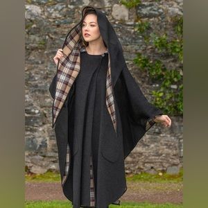 NWT Jimmy Hourihan Donegal Tweed Pure Wool Country Walking Cape- Charcoal